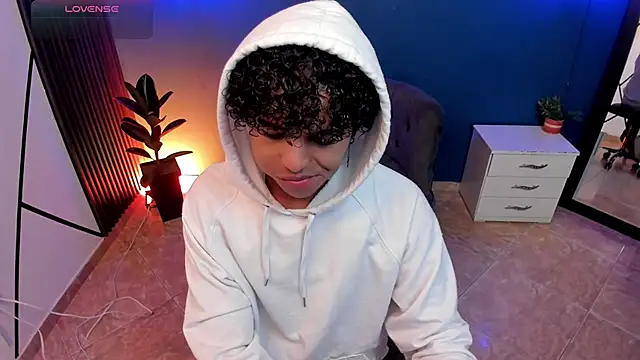 Noah Smith04 online show from November 2025 12:05:02 PM