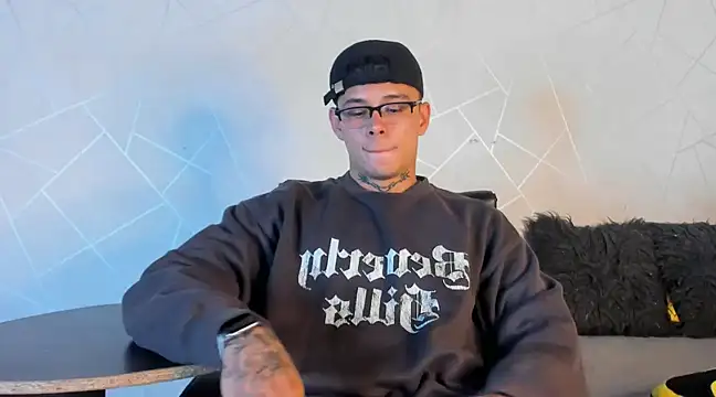 NoahhBrown online show from January 2025 10:41:02 PM