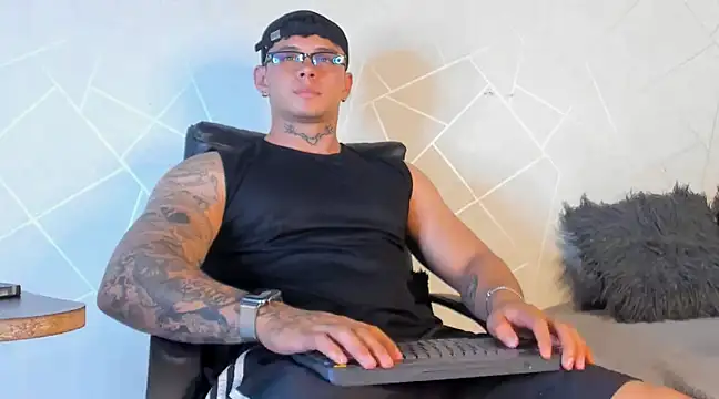 NoahhBrown online show from January 2025 09:06:01 AM