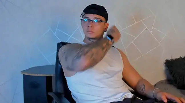 NoahhBrown online show from January 2025 03:55:01 AM