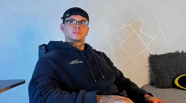 NoahhBrown online show from January 2025 04:10:02 AM