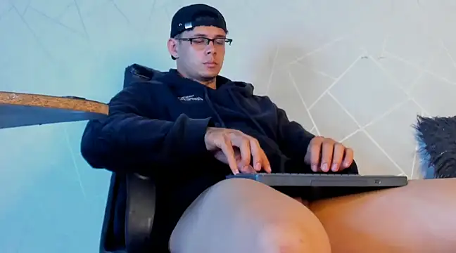 NoahhBrown online show from January 2025 07:11:01 AM