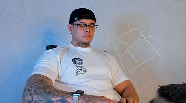 NoahhBrown online show from January 2025 03:45:02 AM