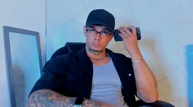 NoahhBrown online show from February 2025 02:17:02 AM