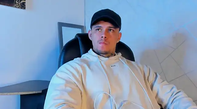 NoahhBrown online show from March 2025 03:22:01 AM