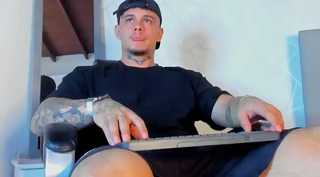 NoahhBrown online show from March 2025 03:30:02 AM