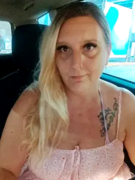 BecciDeluxe online show from July 2026 08:44:02 PM