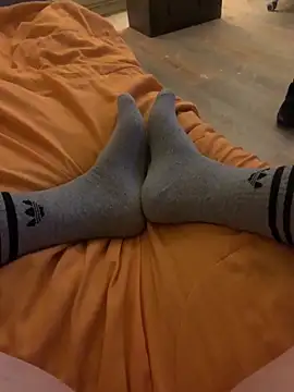 footsy35 online show from April 2026 03:47:01 AM