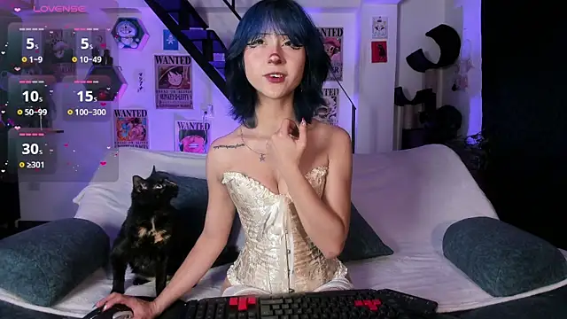 Snapshot of MonxxsLove chatting on October 2025 03:24:02 AM MonxxsLove online show from October 2025 03:24:02 AM