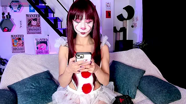 Snapshot of MonxxsLove chatting on October 2025 03:05:01 AM MonxxsLove online show from October 2025 03:05:01 AM