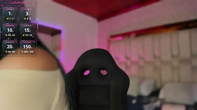 Snapshot of Kleverly_Manson1 chatting on November 2025 09:05:02 PM Kleverly Manson1 online show from November 2025 09:05:02 PM