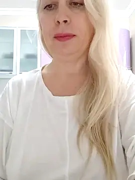 HotJanet online show from February 2025 12:37:01 PM