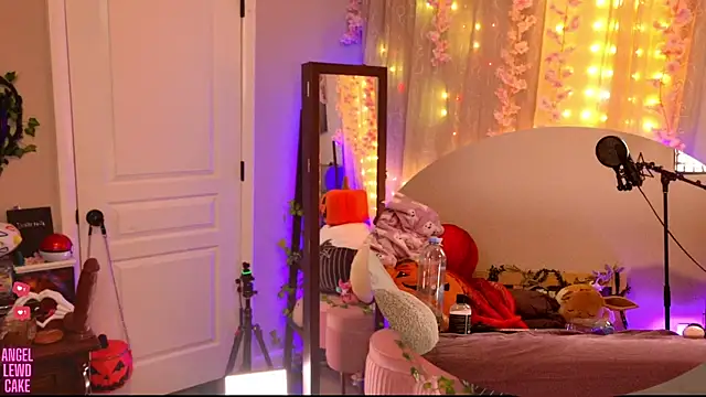 Snapshot of Angel-Lewd-Cake chatting on October 2025 05:15:02 AM Angel-Lewd-Cake online show from October 2025 05:15:02 AM