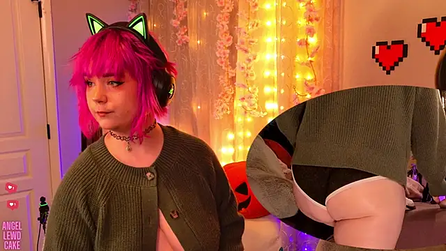 Snapshot of Angel-Lewd-Cake chatting on November 2025 01:47:02 PM Angel-Lewd-Cake online show from November 2025 01:47:02 PM