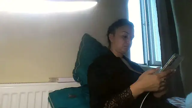 Linusya online show from September 2025 02:49:02 PM