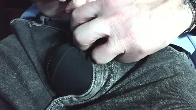 smoothandtiny online show from May 2026 06:09:01 PM