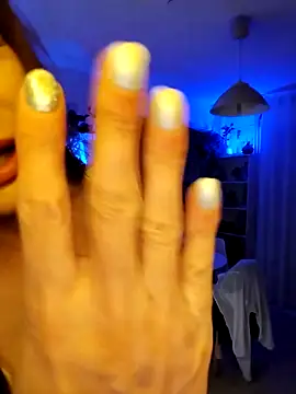 Luna Kitanna online show from April 2026 07:58:01 PM