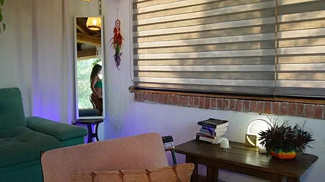 Kozzy  online show from April 2026 10:32:02 PM