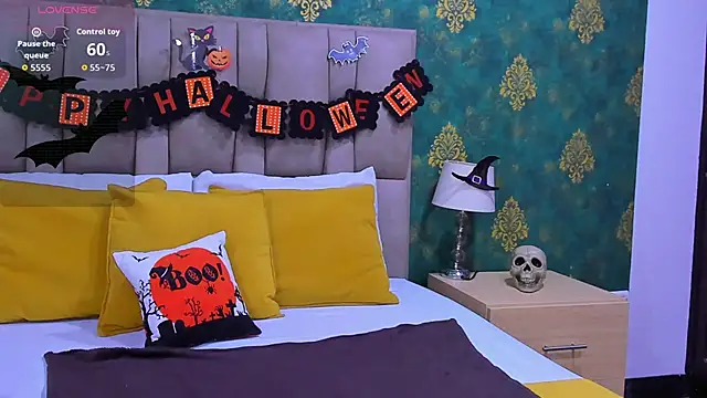 SuzanSmithh online show from October 2025 11:11:02 AM