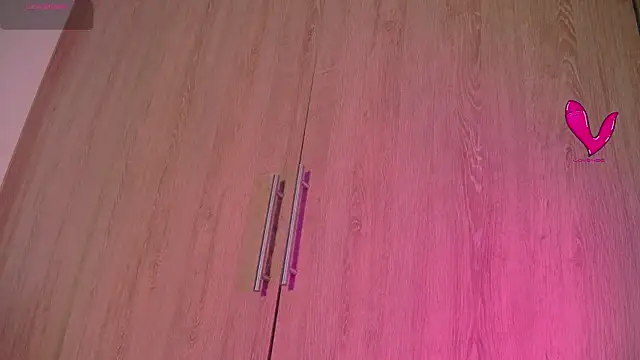 aidaadams online show from October 2025 11:28:01 AM