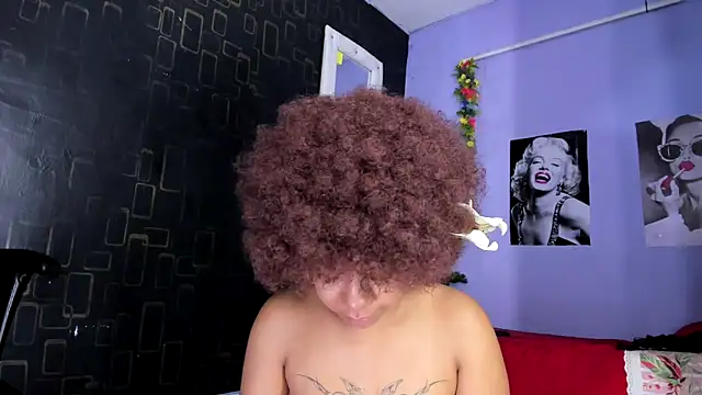 Alika01 online show from February 2025 01:46:01 PM