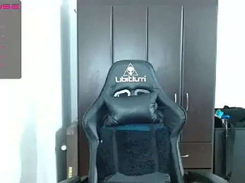 Snapshot of natashasmithe chatting on December 2024 02:04:01 AM natashasmithe online show from December 2024 02:04:01 AM