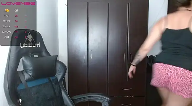 Snapshot of natashasmithe chatting on January 2025 06:31:02 AM natashasmithe online show from January 2025 06:31:02 AM