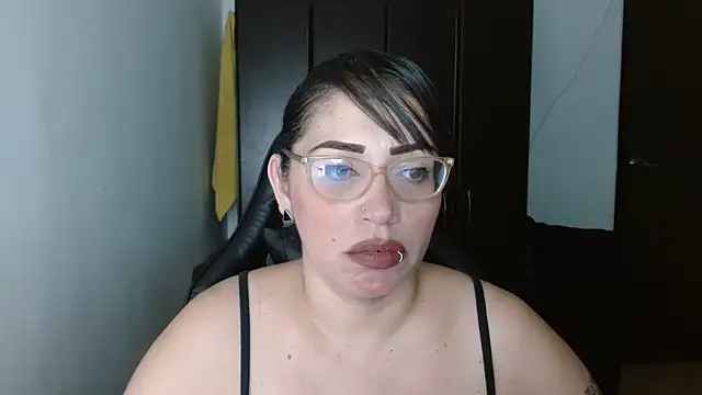 Snapshot of natashasmithe chatting on February 2025 09:17:01 PM natashasmithe online show from February 2025 09:17:01 PM