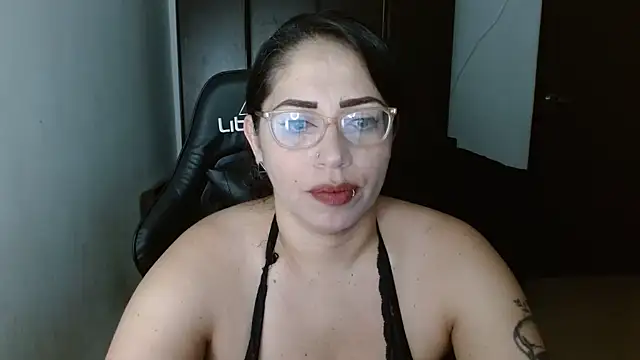 Snapshot of natashasmithe chatting on February 2025 12:32:01 PM natashasmithe online show from February 2025 12:32:01 PM