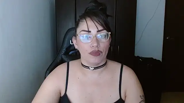 Snapshot of natashasmithe chatting on February 2025 04:16:02 AM natashasmithe online show from February 2025 04:16:02 AM