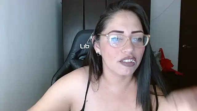 Snapshot of natashasmithe chatting on March 2025 06:37:01 AM natashasmithe online show from March 2025 06:37:01 AM