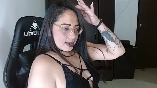 Snapshot of natashasmithe chatting on October 2025 01:17:02 AM natashasmithe online show from October 2025 01:17:02 AM