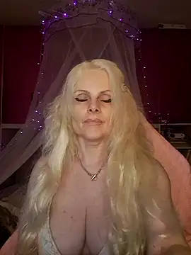 Snapshot of Angeldevilus chatting on June 2026 12:37:01 AM Angeldevilus online show from June 2026 12:37:01 AM