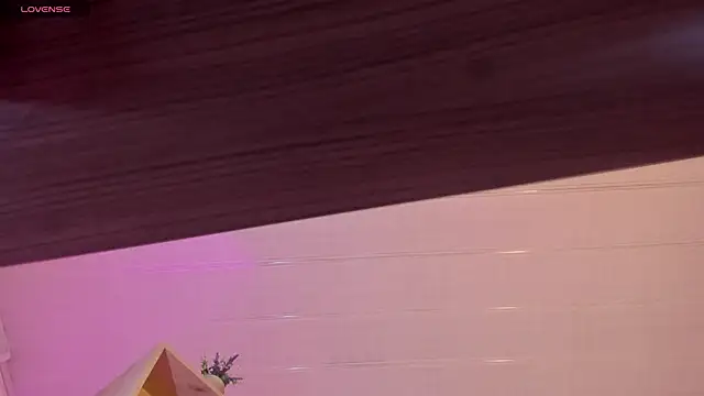 Tiarha online show from January 2025 10:53:02 AM