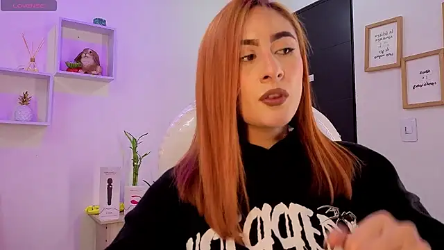 Tiarha online show from October 2025 02:56:01 AM