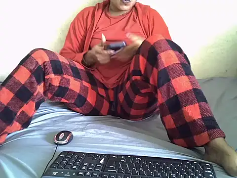 Snapshot of Crystal__Gee chatting on July 2026 09:13:01 AM Crystal Gee online show from July 2026 09:13:01 AM