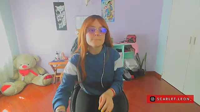 Scarletleon77 online show from February 2025 03:41:02 PM