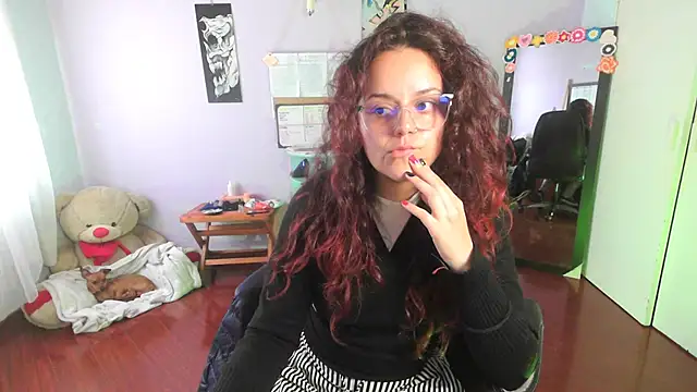 Scarletleon77 online show from February 2025 05:20:02 PM