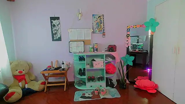 Scarletleon77 online show from March 2025 03:31:02 PM