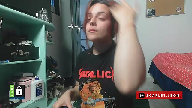 Scarletleon77 online show from November 2025 02:06:01 PM