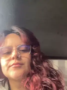 Scarletleon77 online show from February 2026 11:44:01 AM