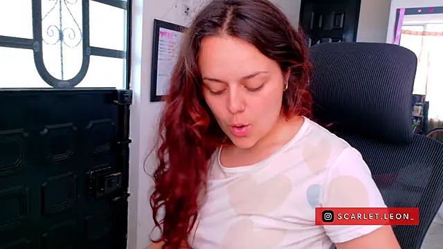 Snapshot of Scarletleon77 chatting on July 2026 06:10:02 PM Scarletleon77 online show from July 2026 06:10:02 PM