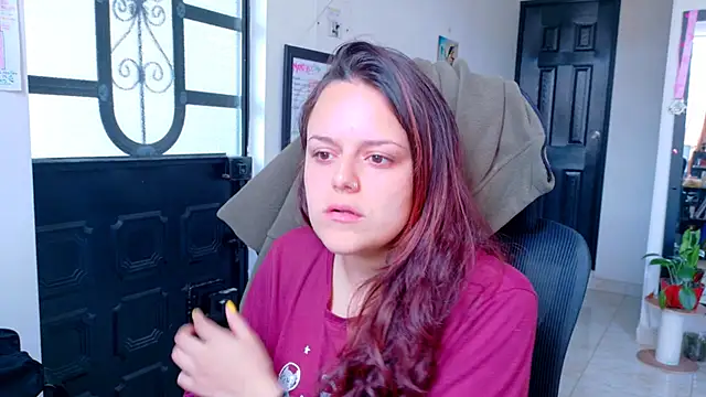 Snapshot of Scarletleon77 chatting on July 2026 04:05:02 PM Scarletleon77 online show from July 2026 04:05:02 PM