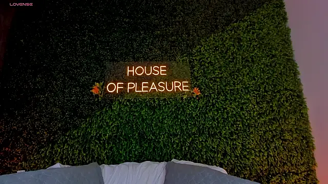 sarah-bonneth online show from March 2026 11:35:01 AM