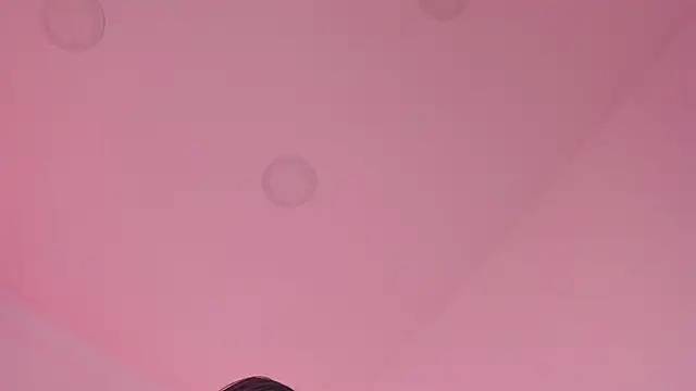 sarah-bonneth online show from April 2026 01:43:02 PM