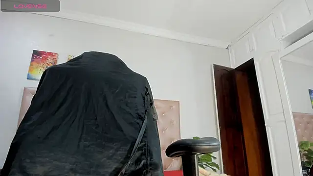 paulinasaeEnz online show from September 2025 01:11:02 PM