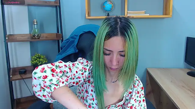 Erika Stevens online show from November 2025 02:50:01 PM