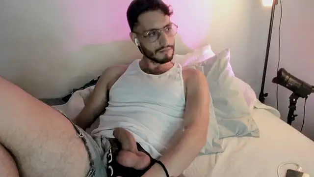 axel giracr online show from January 2025 03:18:02 AM