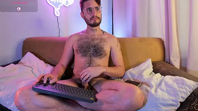 axel giracr online show from December 2025 07:10:01 PM