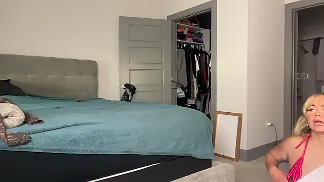 ElenaErickson online show from December 2024 11:07:01 PM